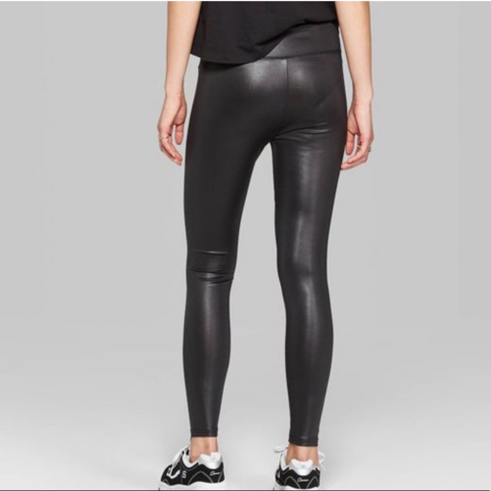BNWT Wild Fable black high rise liquid leggings